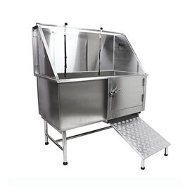 Berufshundepflegenbadewanne-Edelstahl gemacht mit der Rampe der Besucher ohne Voranmeldung